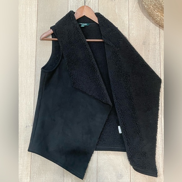 Lauren Ralph Lauren Black Faux Shearling Vest (S/P) - Picture 6 of 13